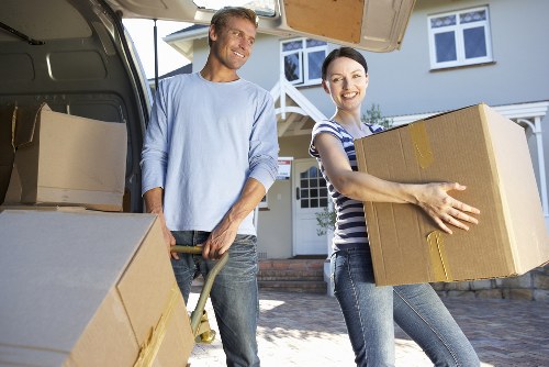 Local storage unit use for moving and decluttering in Richmonduponthames